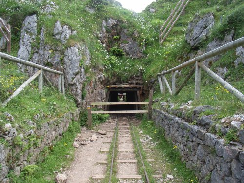 Entrada al tunel y comienzo de la carrera.