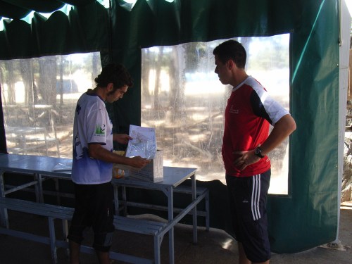 Toño y Ángel preparando un entrenamiento.