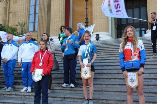 Podium Laura WSCO larga